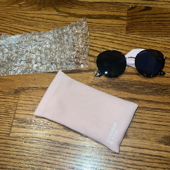 summer & rose Harper Round Blue Aviator Sunglasses and case/cloth NEW in package main image 5